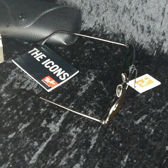 NEW!!!Ray-Ban Aviator Sun Glasses - Picture 8 of 9